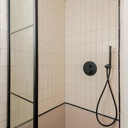 Mr.lewis Hotel 3*