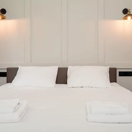 Hotel Mr.lewis 3*