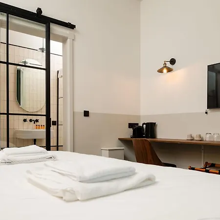 Mr.lewis Hotel 3*