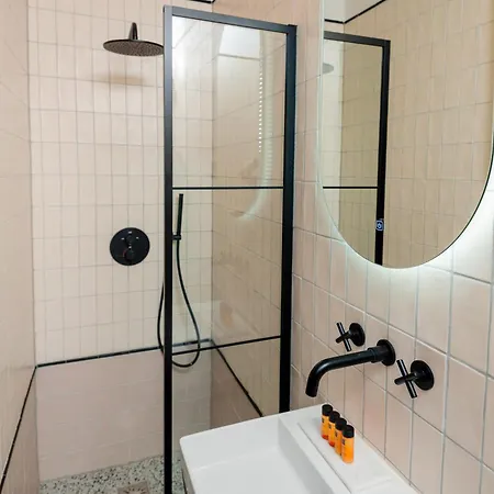 Hotel Mr.lewis 3*