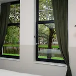 Mr.lewis 3* Rotterdam