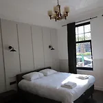 Mr.lewis 3* Rotterdam