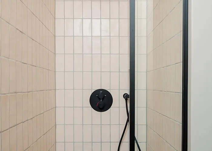 Mr.lewis Роттердам