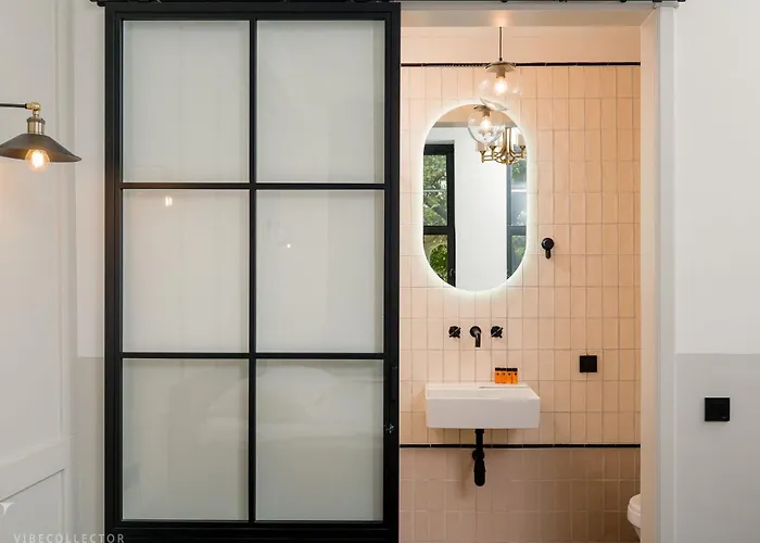 Mr.lewis 3* Роттердам