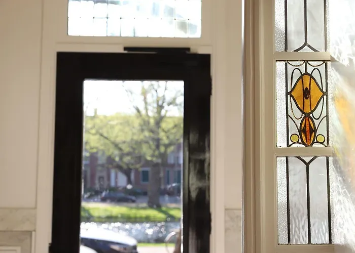 Mr.lewis Отель 3*