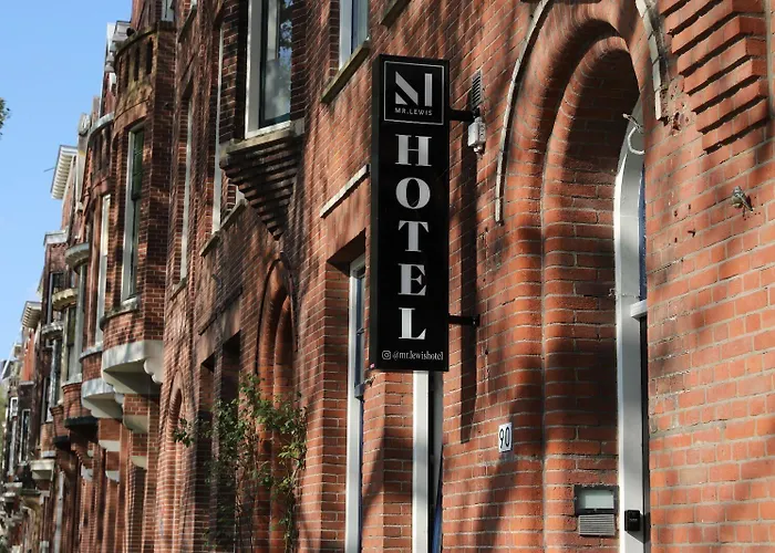 Отель Mr.lewis 3*